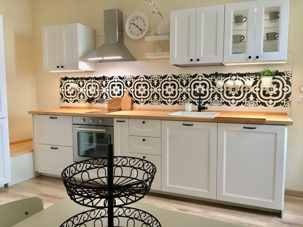 Alessia House Hotel Bagnoregio Bagian luar foto