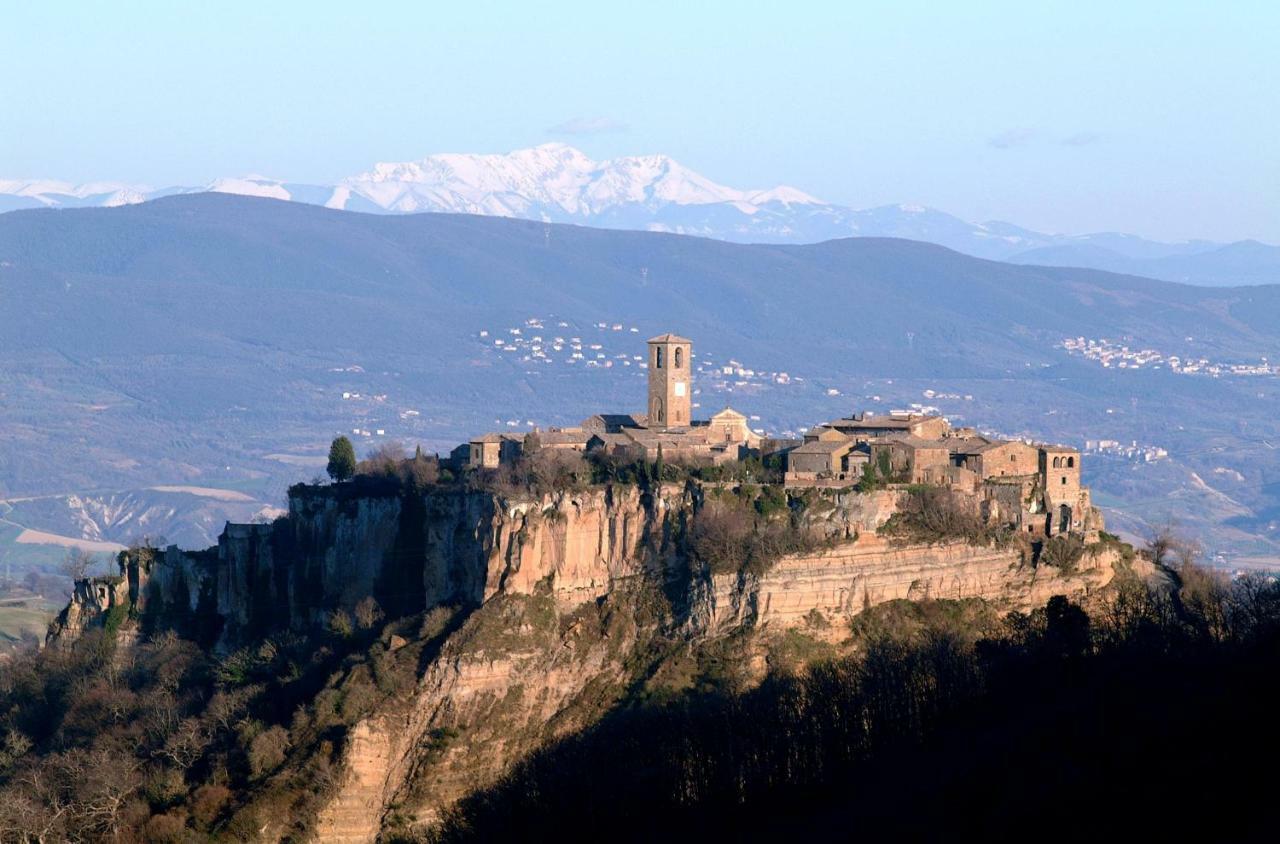 Alessia House Hotel Bagnoregio Bagian luar foto