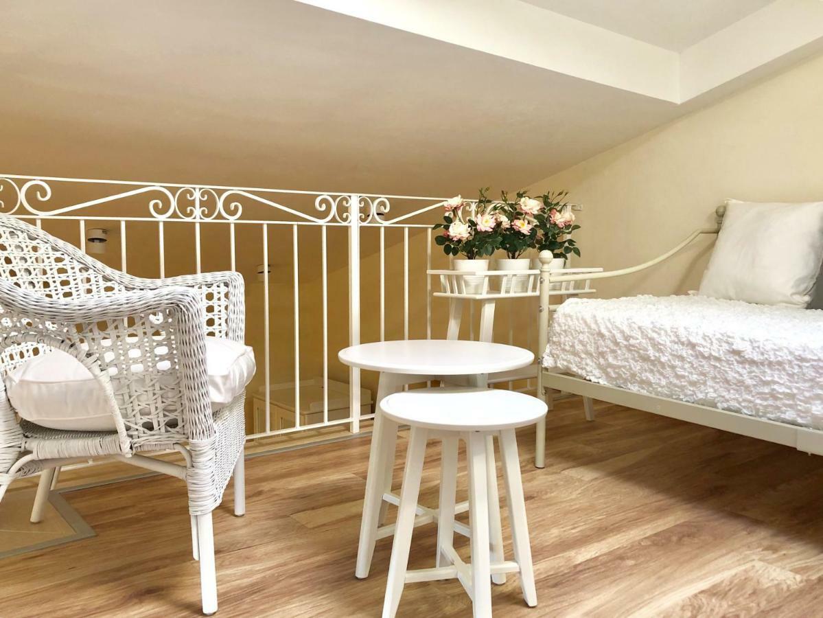 Alessia House Hotel Bagnoregio Bagian luar foto