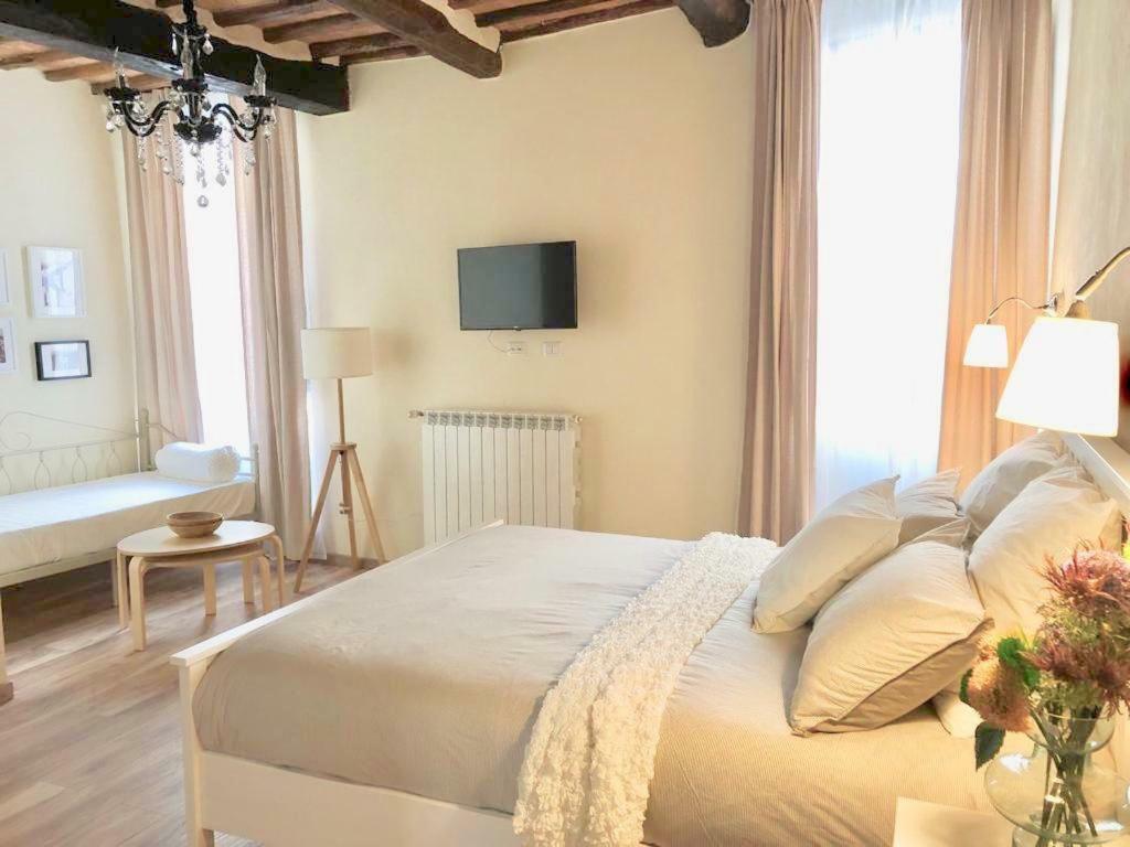 Alessia House Hotel Bagnoregio Bagian luar foto